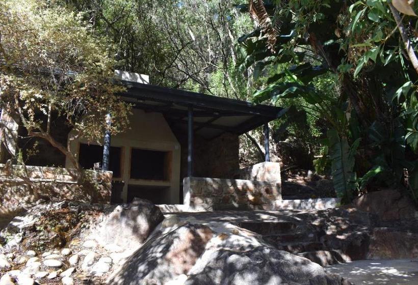 אתר נופש The Baths Natural Hot Springs