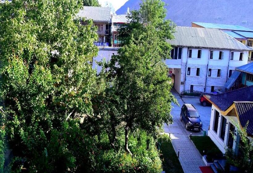 منتجع The Kargil