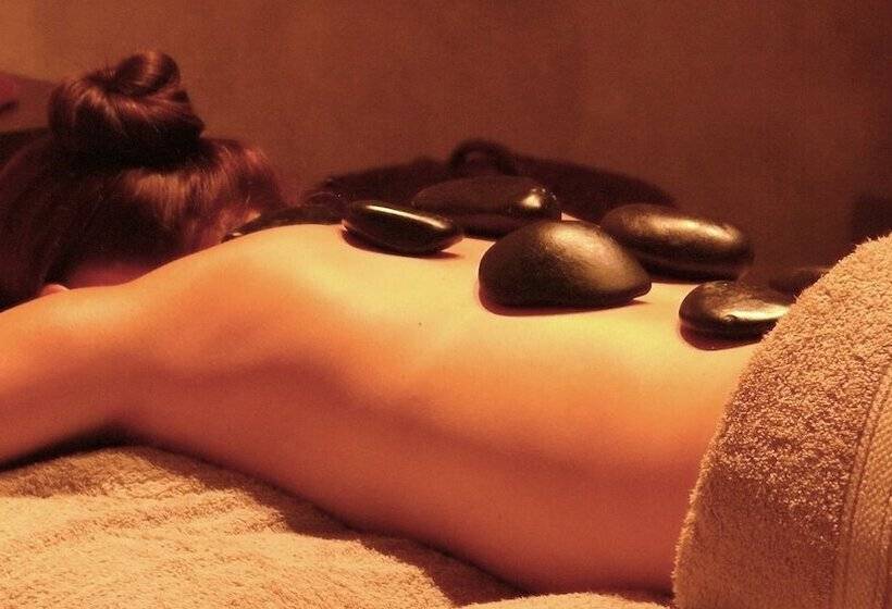 Riverarch Greenfields Resort