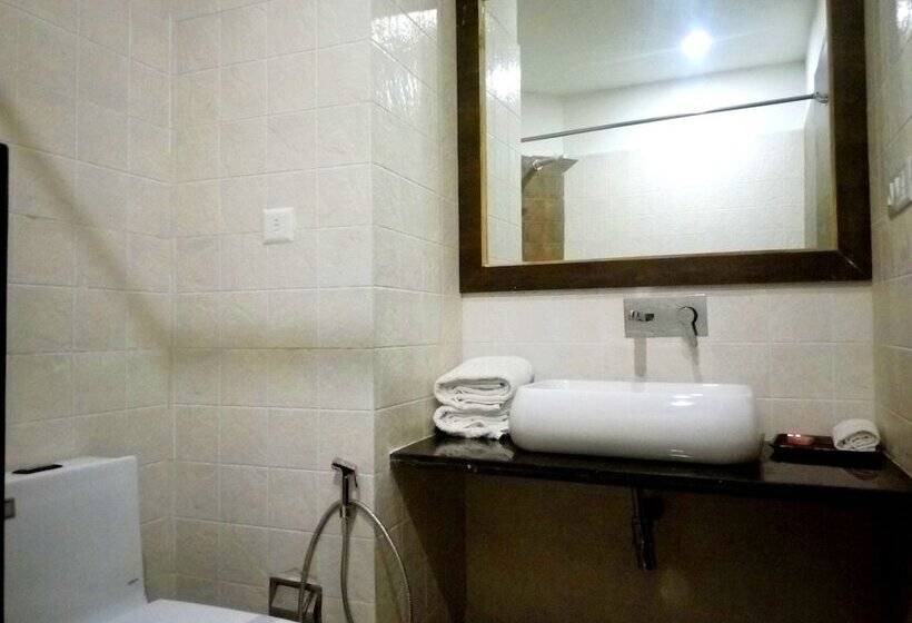 Riverarch Greenfields Resort