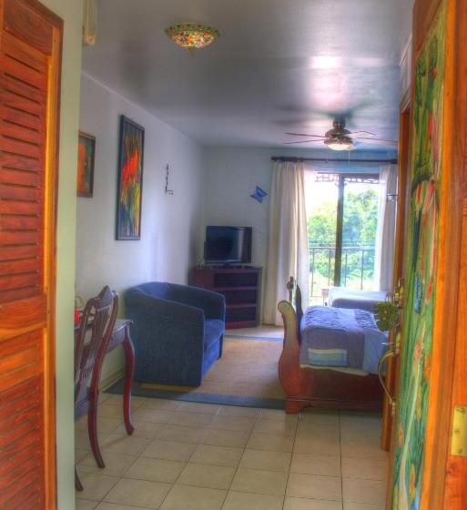 مبيت وإفطار Gingerbread Restaurant &