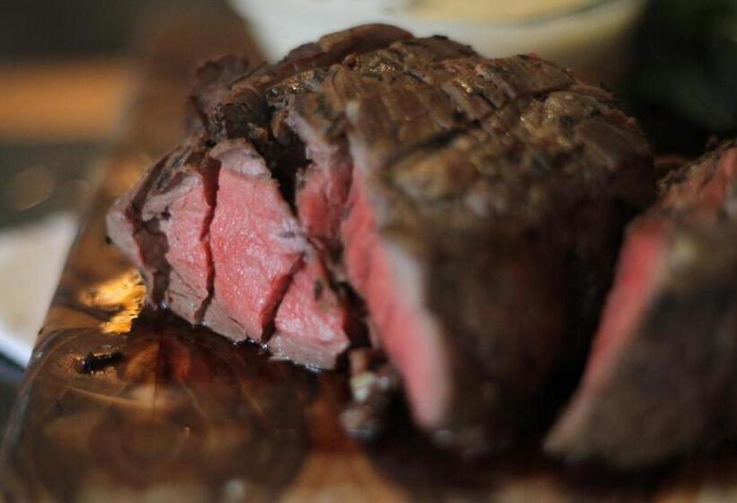 مبيت وإفطار Gingerbread Restaurant &