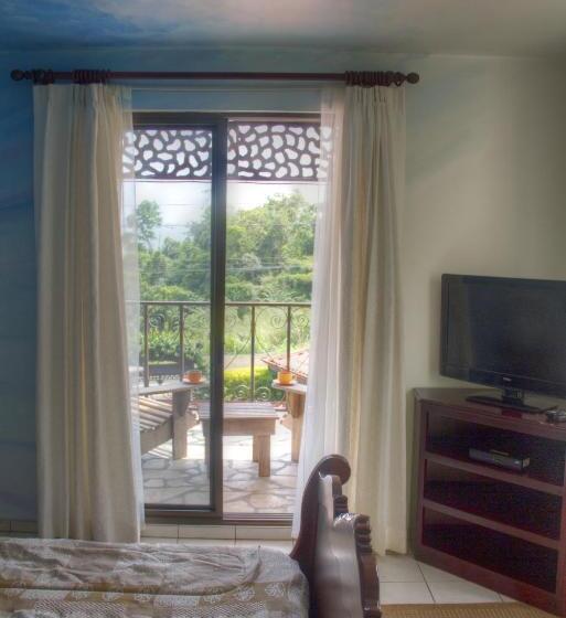 مبيت وإفطار Gingerbread Restaurant &