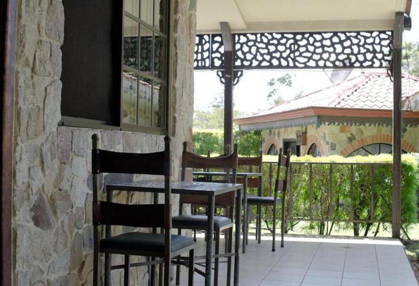 مبيت وإفطار Gingerbread Restaurant &