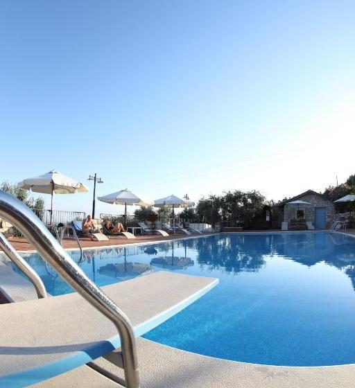 تختخواب و صبحانه Le Cese