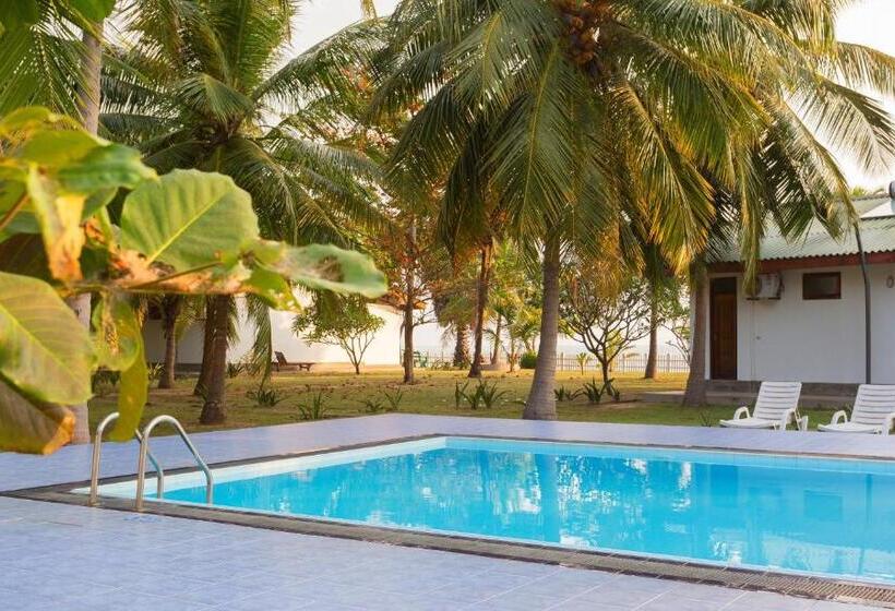 민박 Pearl Oceanic Resort Trincomalee