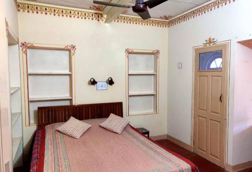 مبيت وإفطار Tourist Pension