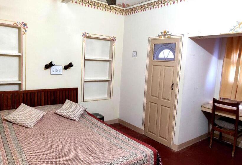 مبيت وإفطار Tourist Pension