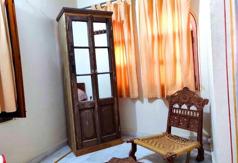 مبيت وإفطار Tourist Pension