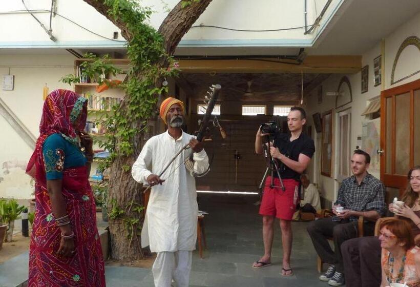 مبيت وإفطار Tourist Pension