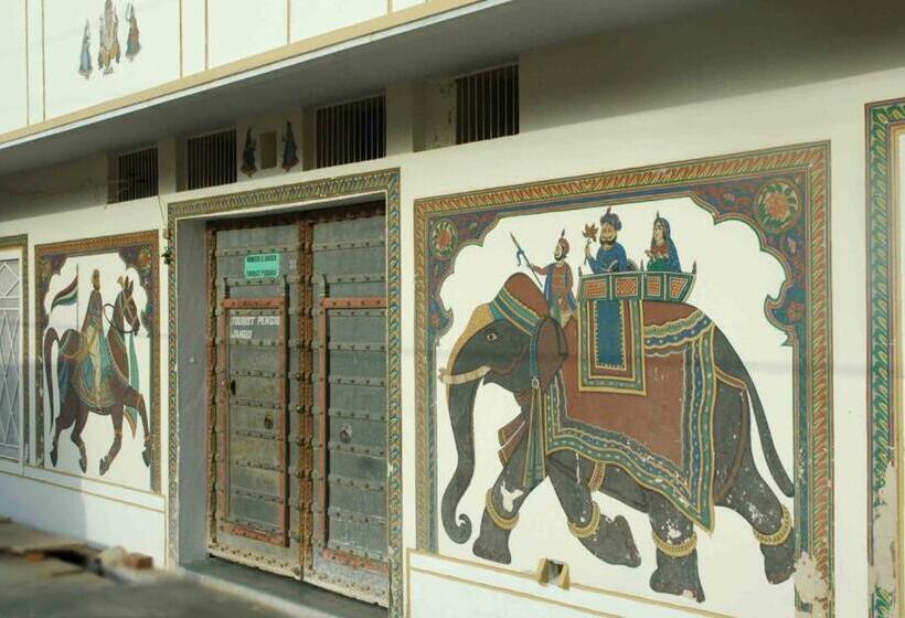 مبيت وإفطار Tourist Pension