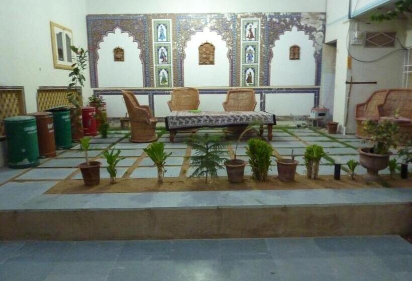 مبيت وإفطار Tourist Pension