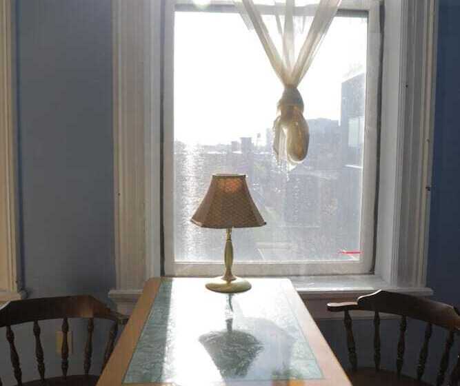 Hostel Buffalo Niagara