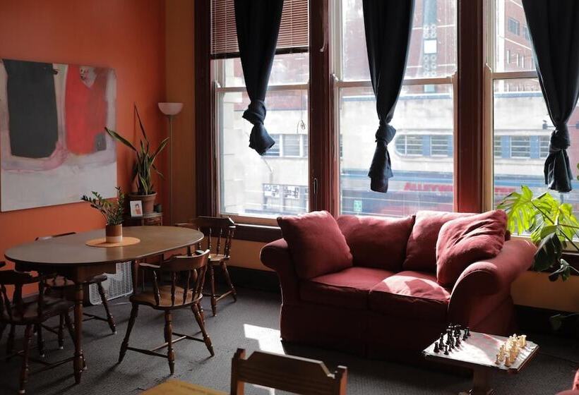 Hostel Buffalo Niagara