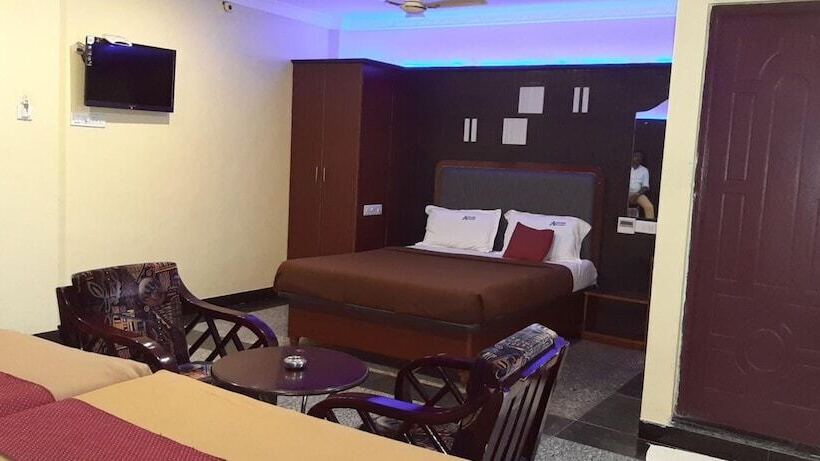 Отель Aakash Residency