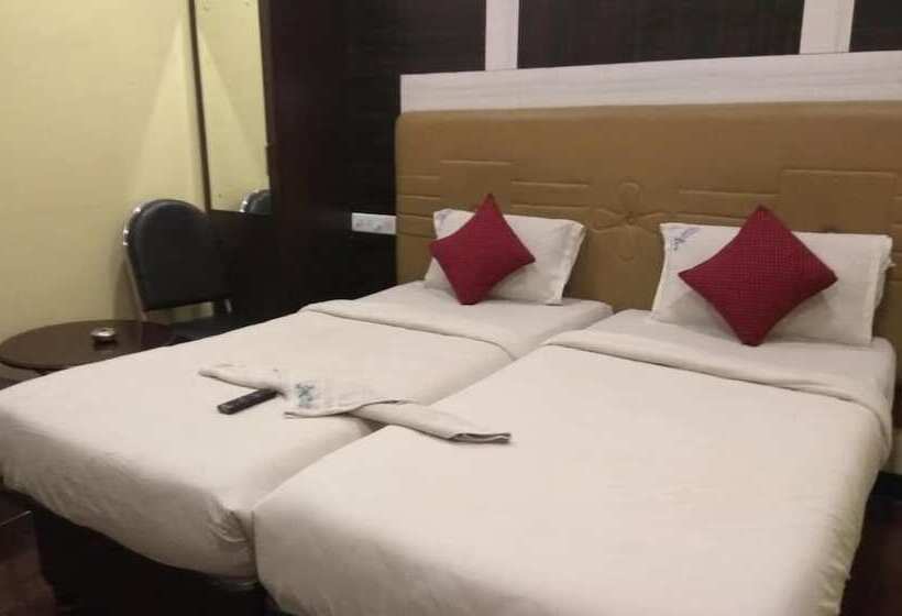 Отель Aakash Residency