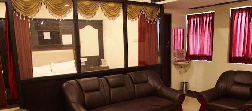 Отель Aakash Residency