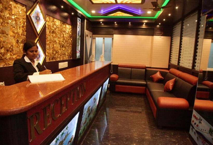 Отель Aakash Residency