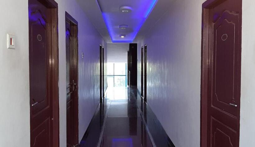 Отель Aakash Residency