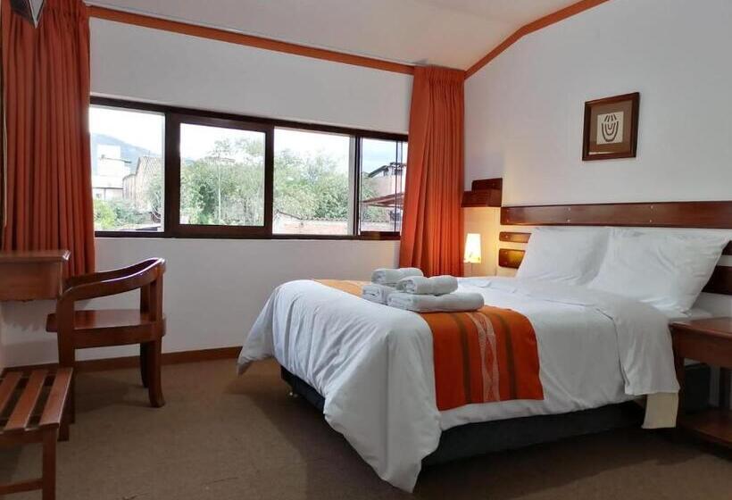 هتل Explorer Deluxe