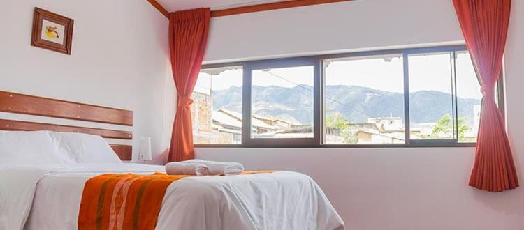 هتل Explorer Deluxe