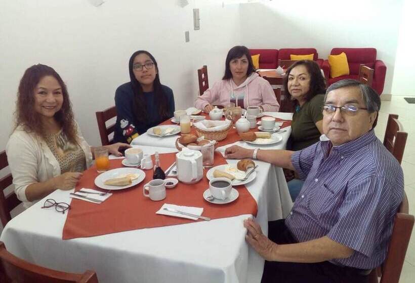 هتل Explorer Deluxe