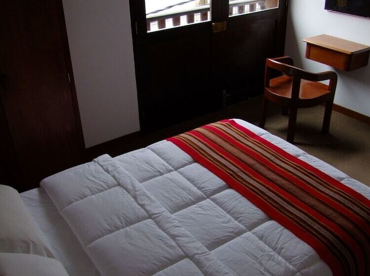 هتل Explorer Deluxe