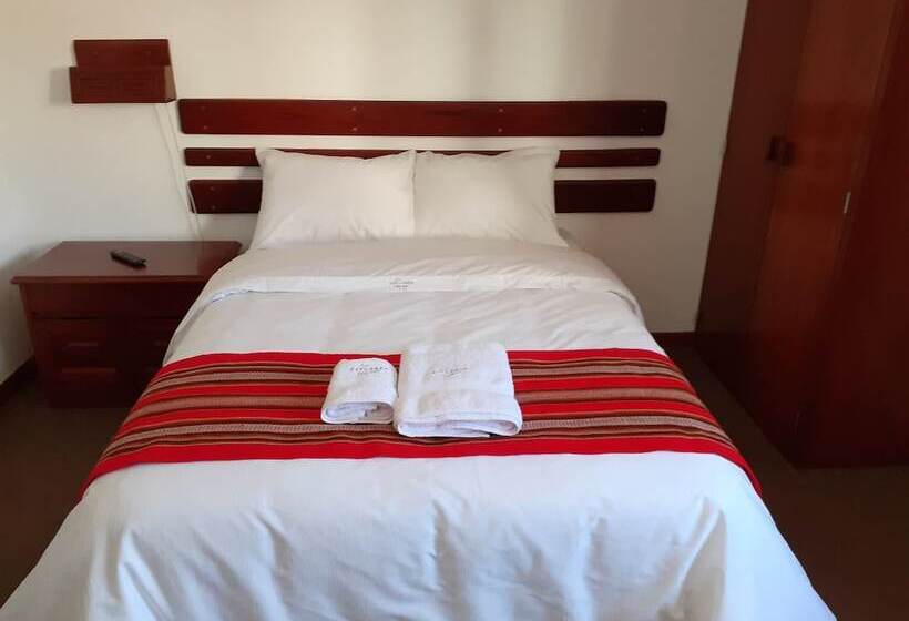 هتل Explorer Deluxe