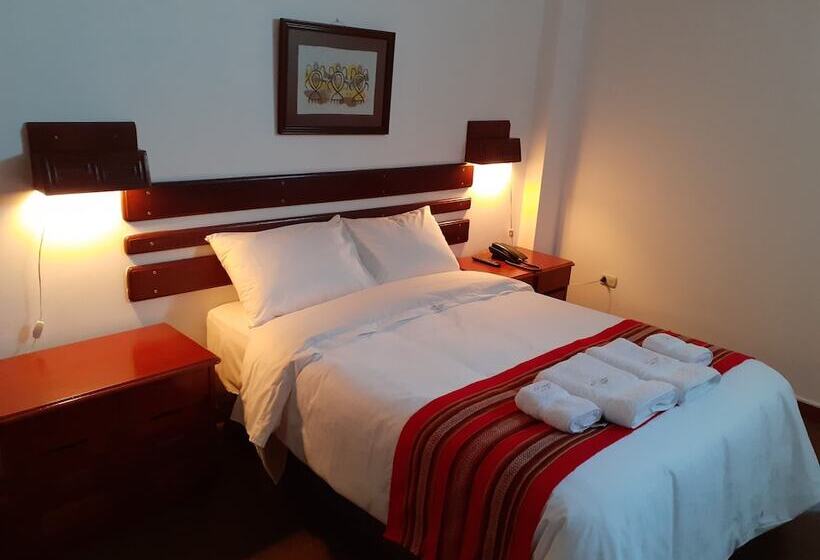 هتل Explorer Deluxe