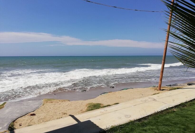 هتل Hospedaje Cueva Beach