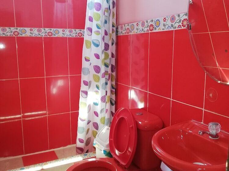 هتل Hospedaje Cueva Beach