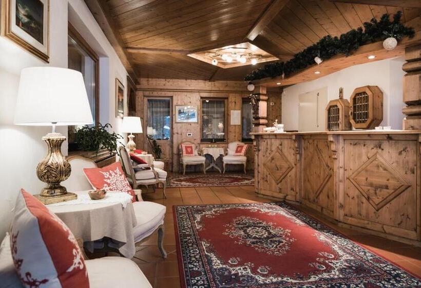 Отель Laguscei Dolomites Mountain