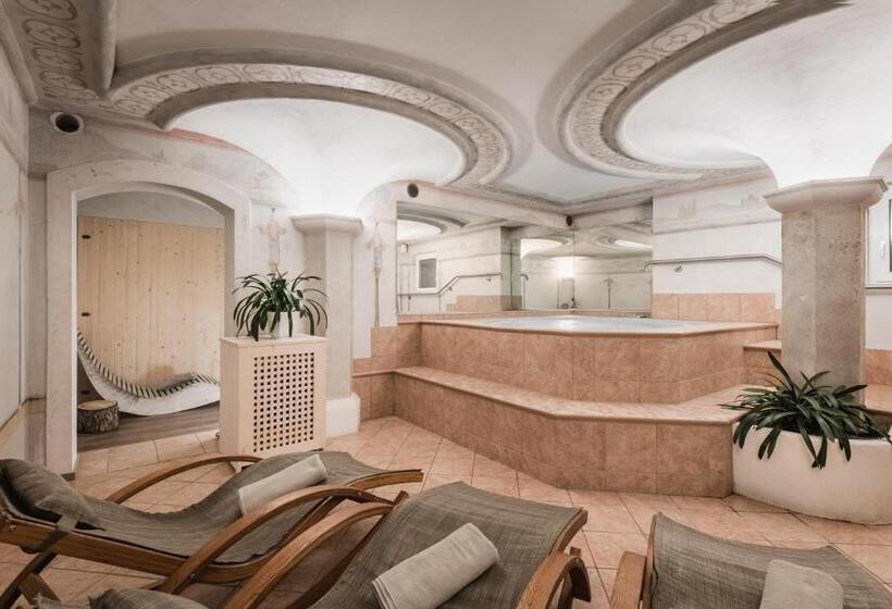 Отель Laguscei Dolomites Mountain