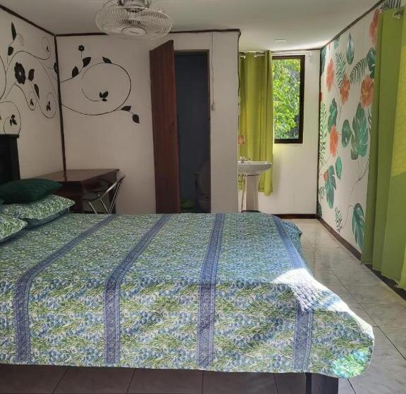 هتل Downtown Montezuma Hostel