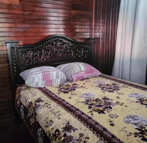 هتل Downtown Montezuma Hostel