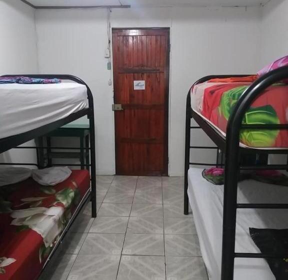 هتل Downtown Montezuma Hostel