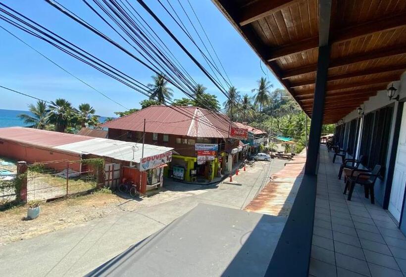 هتل Downtown Montezuma Hostel