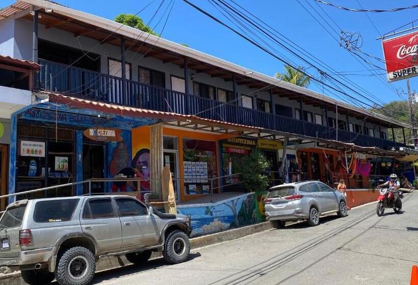 هتل Downtown Montezuma Hostel