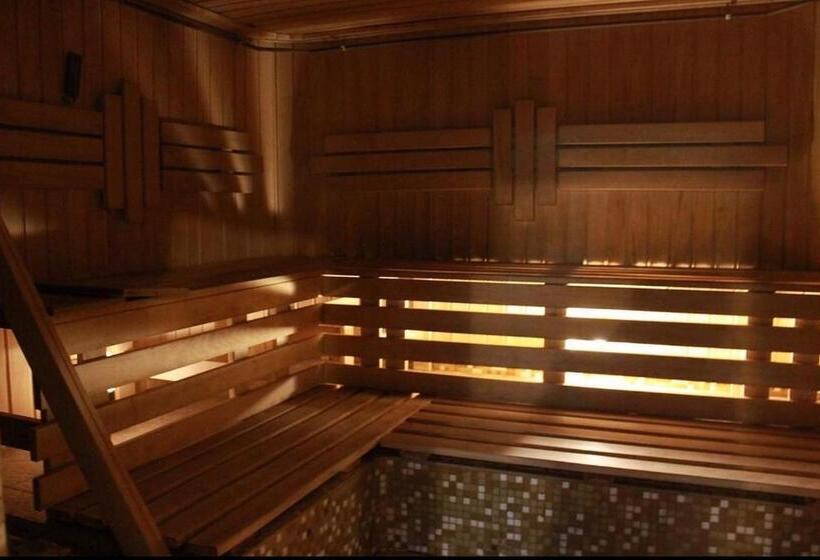 هتل Pivdenna Brama