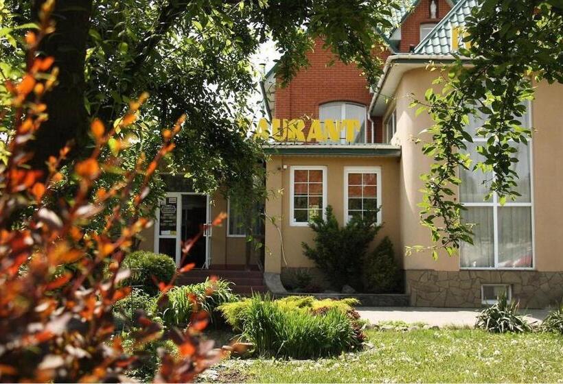 هتل Pivdenna Brama