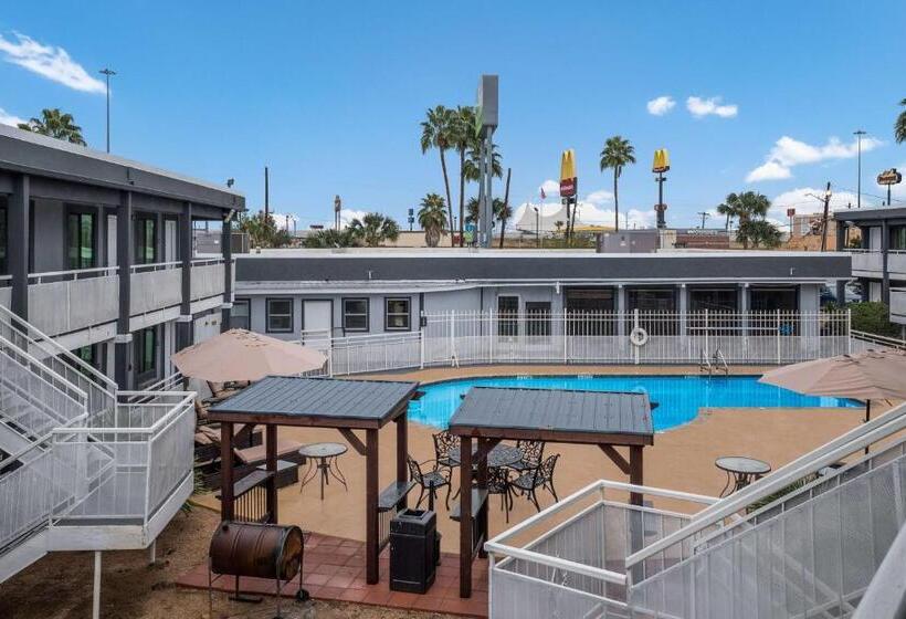 Surestay Hotel Laredo By Best Western