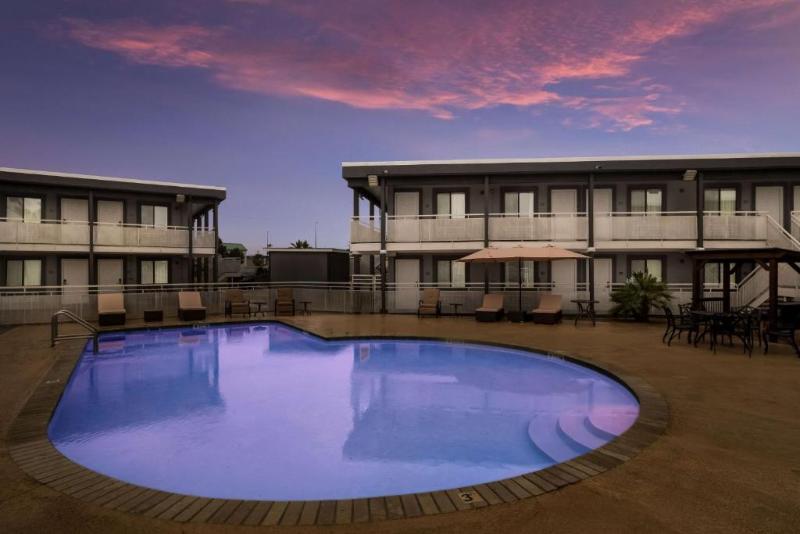 Surestay Hotel Laredo By Best Western