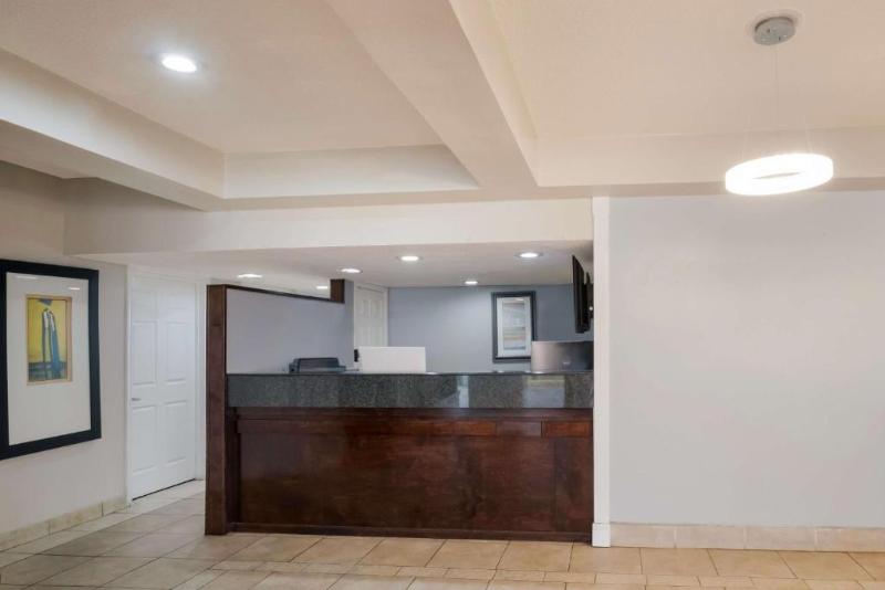 Surestay Hotel Laredo By Best Western