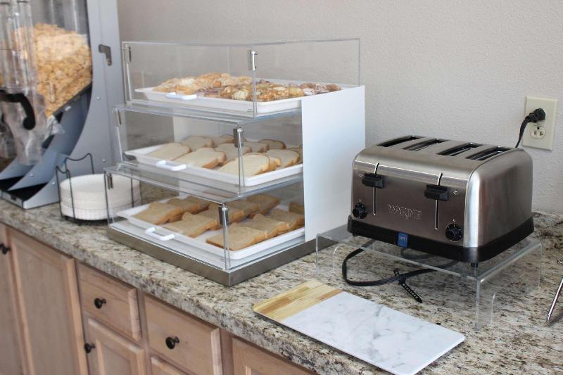 Surestay Hotel Laredo By Best Western