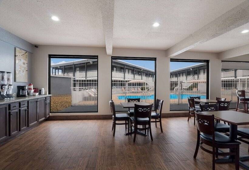 Surestay Hotel Laredo By Best Western