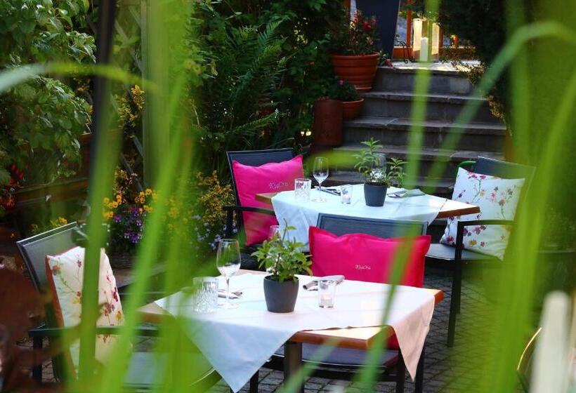 Kia Ora Hotel Restaurant