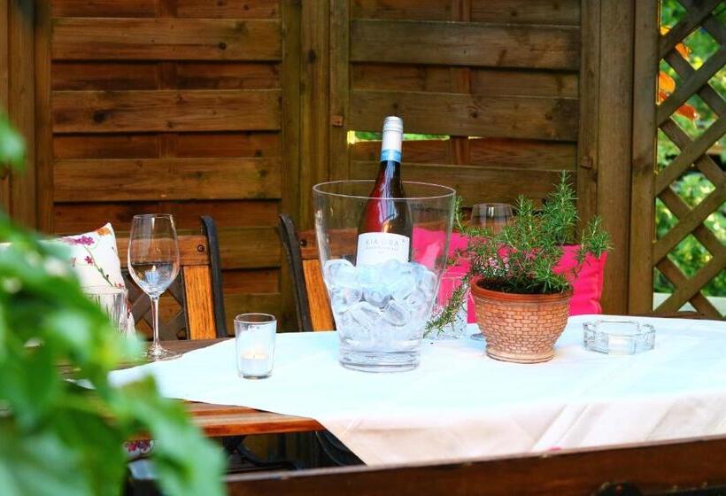 Kia Ora Hotel Restaurant