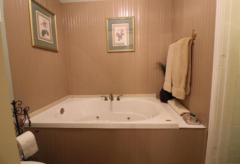 Pomegranate House & Cottages B&b