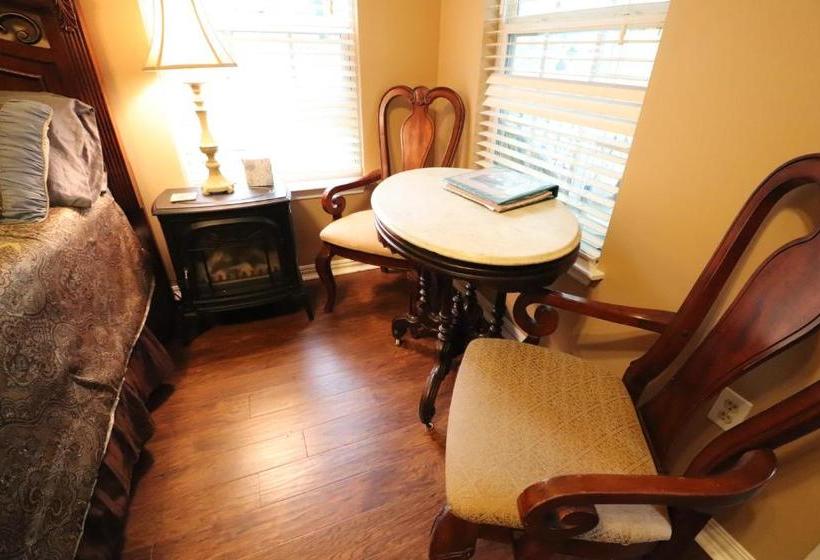 Pomegranate House & Cottages B&b