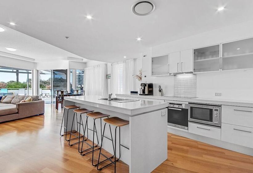 Silver Sea On Sixth Resort